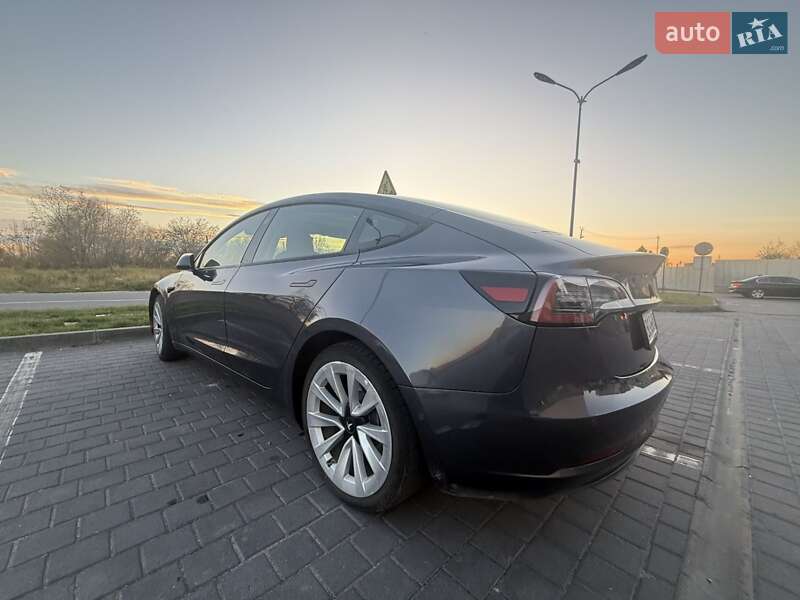 Седан Tesla Model 3 2022 в Львові