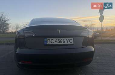 Седан Tesla Model 3 2022 в Львові