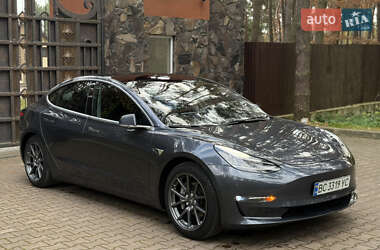 Седан Tesla Model 3 2019 в Новояворівську