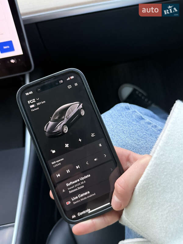 Седан Tesla Model 3 2019 в Новояворовске