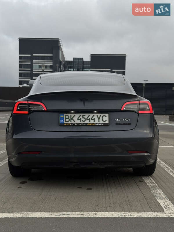 Седан Tesla Model 3 2019 в Костопілі фото 4 Седан Tesla Model 3 2019 в Костопілі