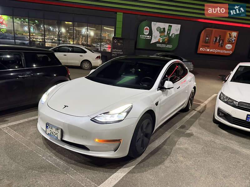 Седан Tesla Model 3 2021 в Киеве фото 4 Седан Tesla Model 3 2021 в Киеве