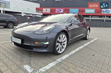 Седан Tesla Model 3 2018 в Киеве