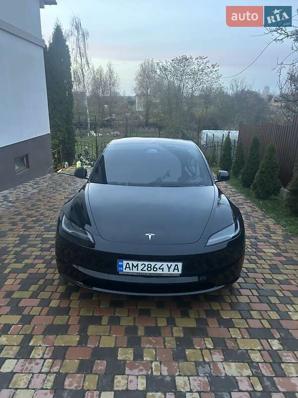 Седан Tesla Model 3 2025 в Звягеле