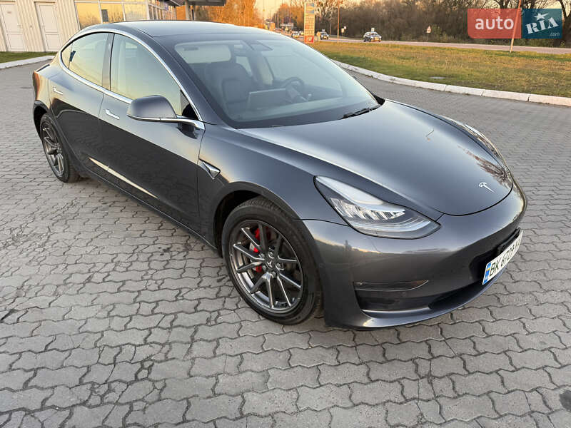 Tesla Model 3 2019