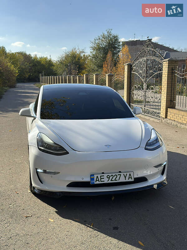 Tesla Model 3 2019 Tesla Model 3 2019