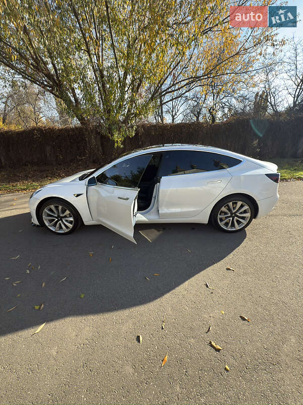 Седан Tesla Model 3 2019 в Кривом Роге фото 3 Седан Tesla Model 3 2019 в Кривом Роге