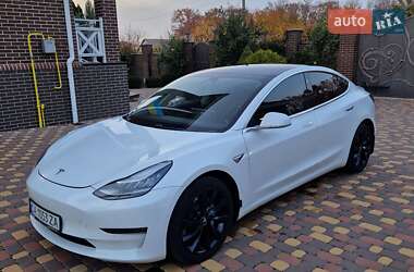 Седан Tesla Model 3 2019 в Черкассах