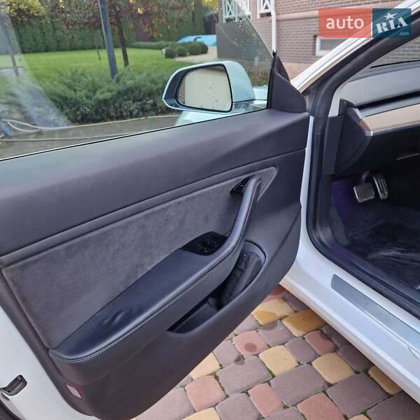 Седан Tesla Model 3 2019 в Черкассах фото 10 Седан Tesla Model 3 2019 в Черкассах