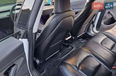 Седан Tesla Model 3 2019 в Черкассах