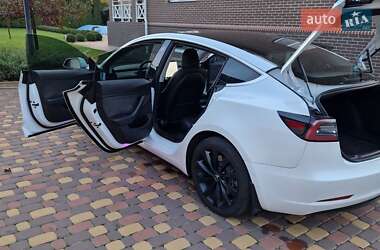 Седан Tesla Model 3 2019 в Черкассах