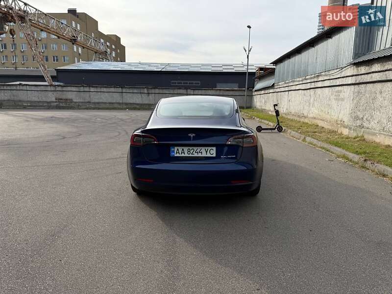Седан Tesla Model 3 2023 в Киеве