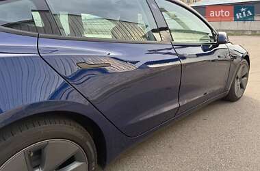 Седан Tesla Model 3 2023 в Киеве