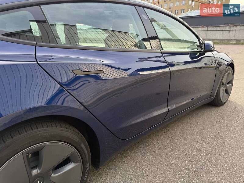 Седан Tesla Model 3 2023 в Киеве