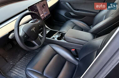 Седан Tesla Model 3 2019 в Львове