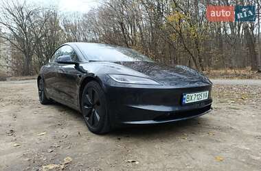 Седан Tesla Model 3 2024 в Хмельницком