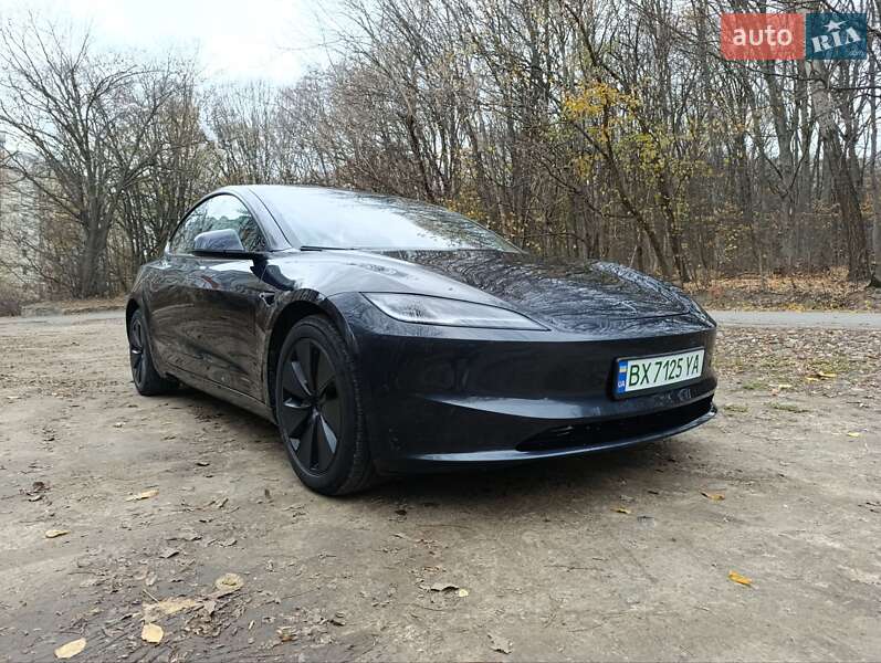 Tesla Model 3 2024