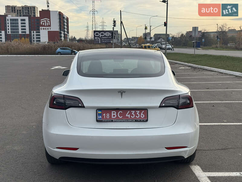 Седан Tesla Model 3 2019 в Луцке