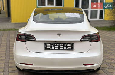 Седан Tesla Model 3 2021 в Стрые
