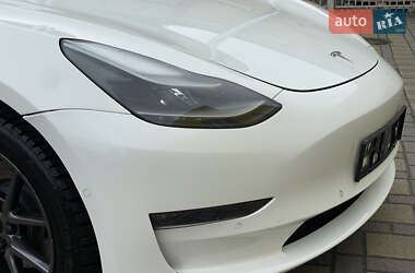 Седан Tesla Model 3 2021 в Стрые