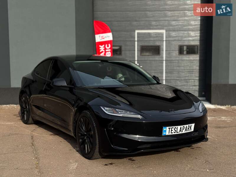Седан Tesla Model 3 2024 в Києві