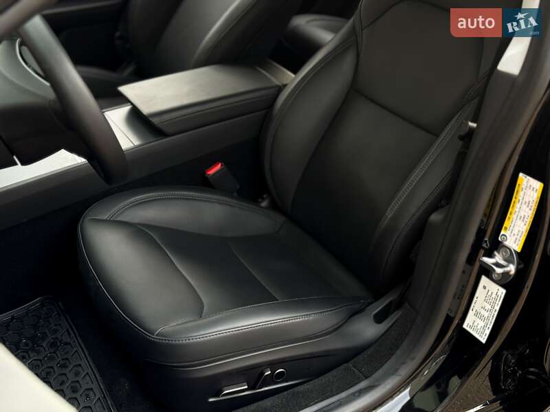 Седан Tesla Model 3 2024 в Києві