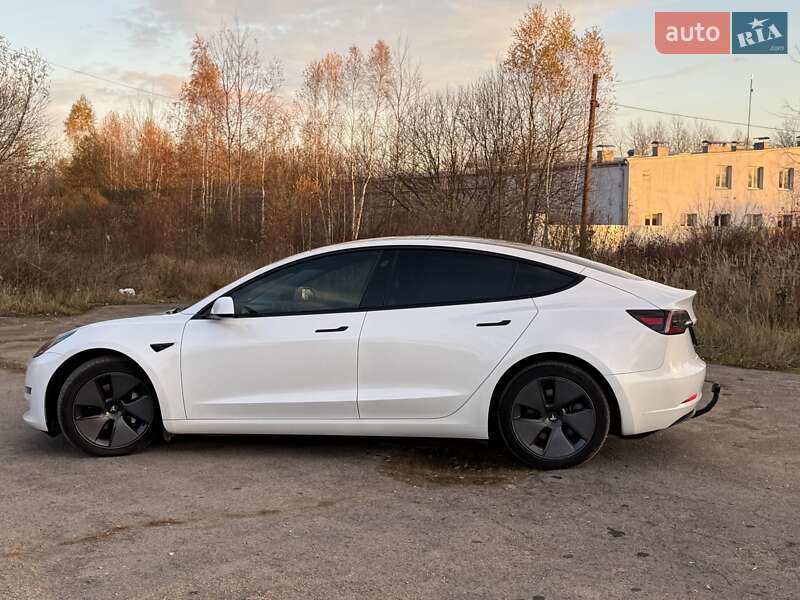 Седан Tesla Model 3 2021 в Трускавці