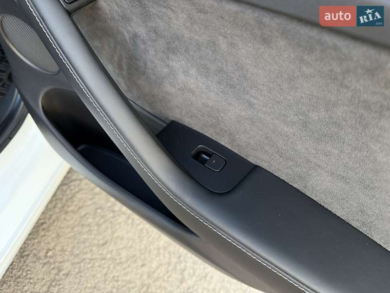 Седан Tesla Model 3 2021 в Трускавці