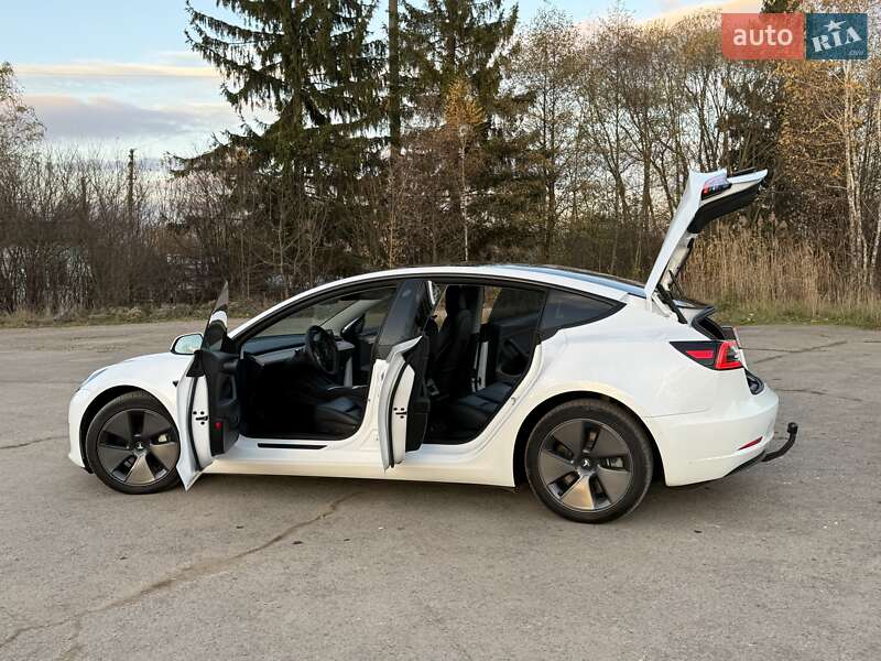 Седан Tesla Model 3 2021 в Трускавці