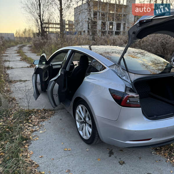Седан Tesla Model 3 2018 в Києві фото 10 Седан Tesla Model 3 2018 в Києві