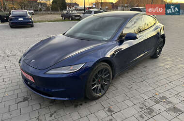 Седан Tesla Model 3 2024 в Ужгороді