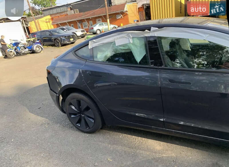 Седан Tesla Model 3 2024 в Киеве