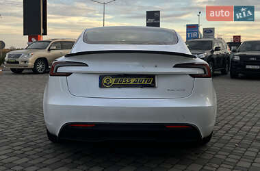 Седан Tesla Model 3 2024 в Мукачево