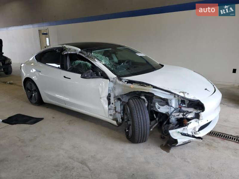 Седан Tesla Model 3 2021 в Луцке фото 4 Седан Tesla Model 3 2021 в Луцке