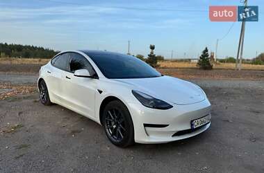 Седан Tesla Model 3 2022 в Черкасах