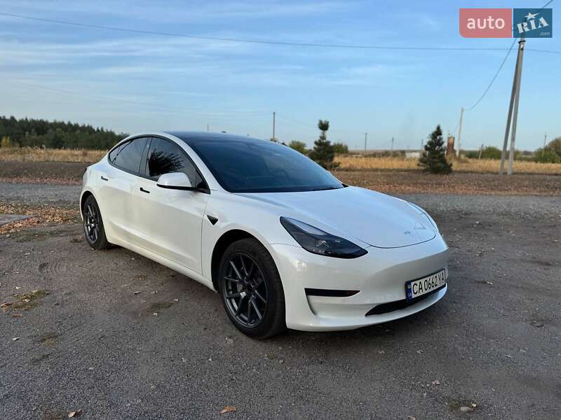 Tesla Model 3 2022
