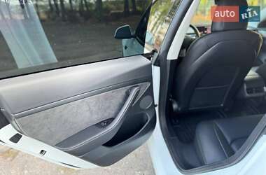Седан Tesla Model 3 2022 в Черкассах
