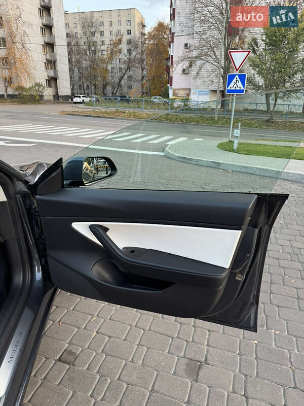 Седан Tesla Model 3 2020 в Харкові