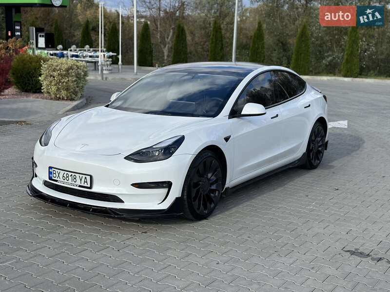 Седан Tesla Model 3 2023 в Хмельницком