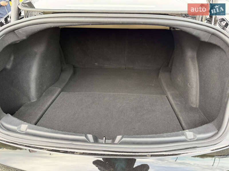 Седан Tesla Model 3 2022 в Стрию