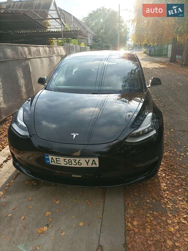 Седан Tesla Model 3 2019 в Дніпрі