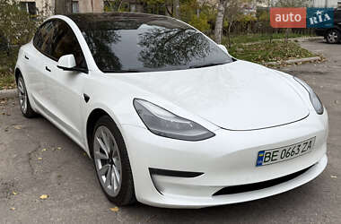 Седан Tesla Model 3 2022 в Николаеве