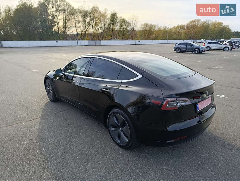 Седан Tesla Model 3 2019 в Києві