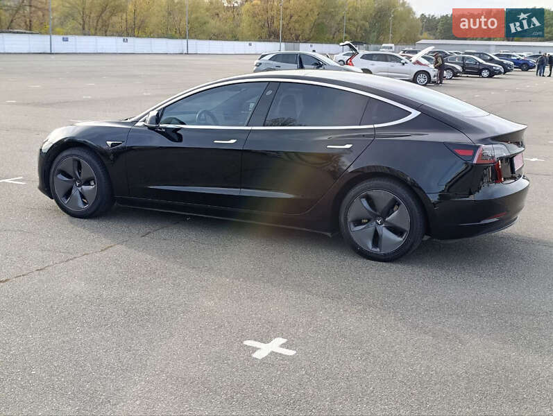 Седан Tesla Model 3 2019 в Києві