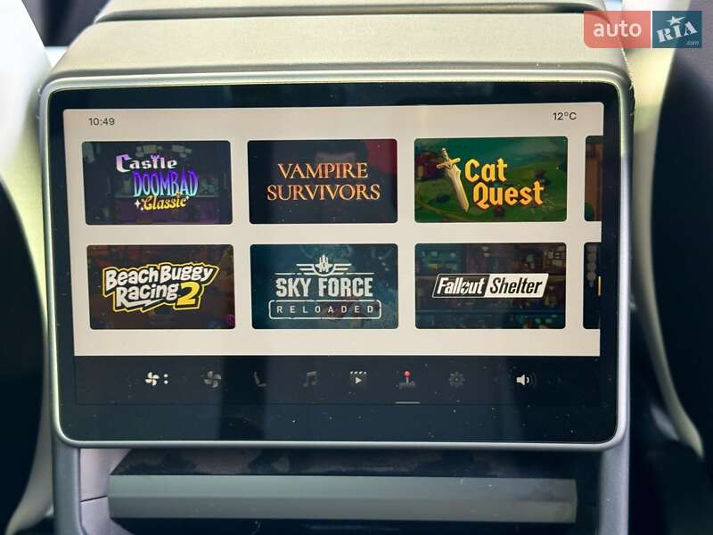 Седан Tesla Model 3 2024 в Днепре