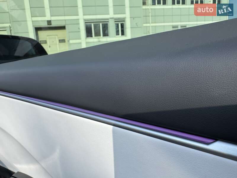 Седан Tesla Model 3 2024 в Днепре