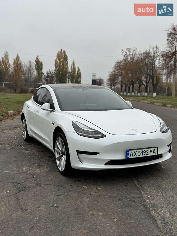 Седан Tesla Model 3 2018 в Харкові