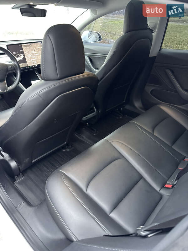 Седан Tesla Model 3 2018 в Харкові