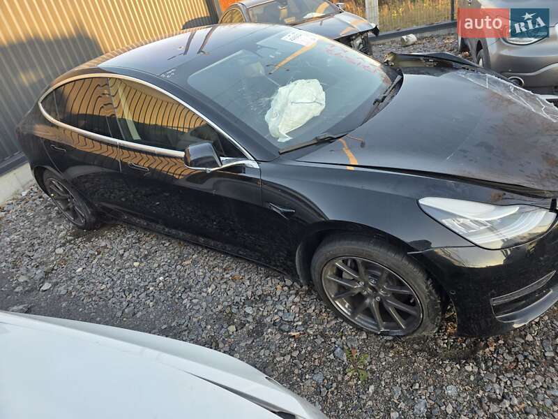 Седан Tesla Model 3 2018 в Львове фото 13 Седан Tesla Model 3 2018 в Львове