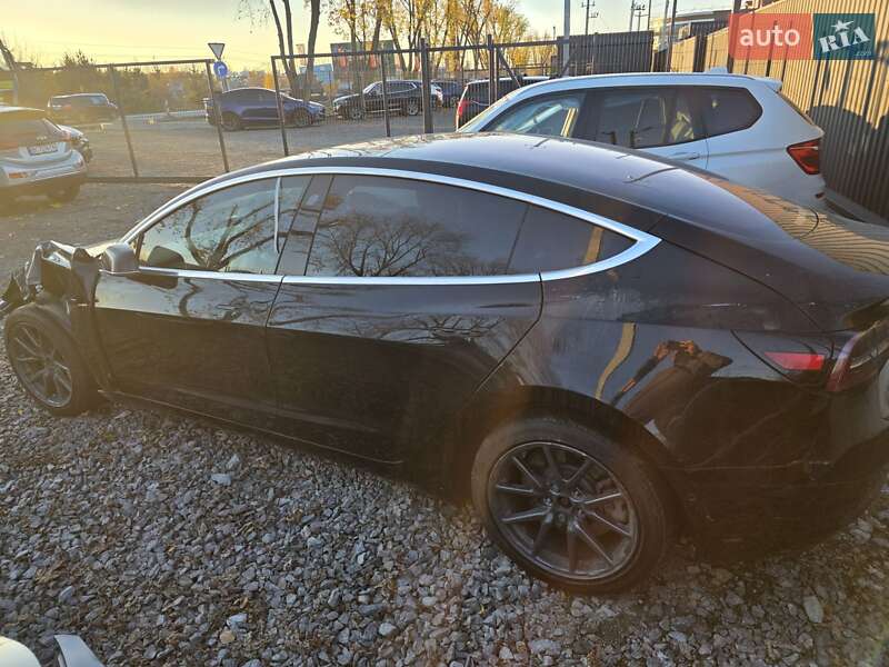 Седан Tesla Model 3 2018 в Львове фото 16 Седан Tesla Model 3 2018 в Львове